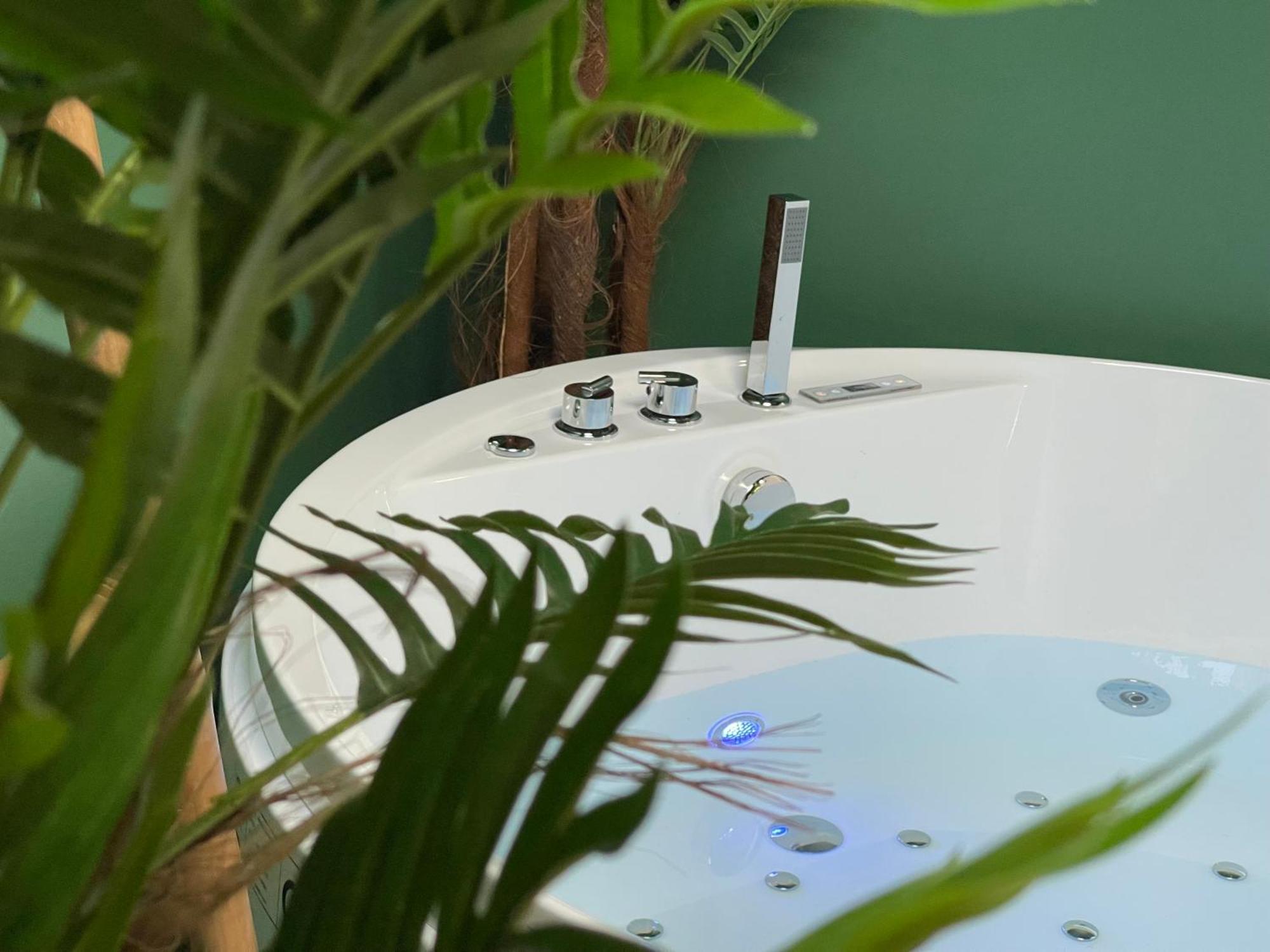 Evasion Exotique - Suite Selva - Jaccuzzi Privatif Amiens Exteriör bild